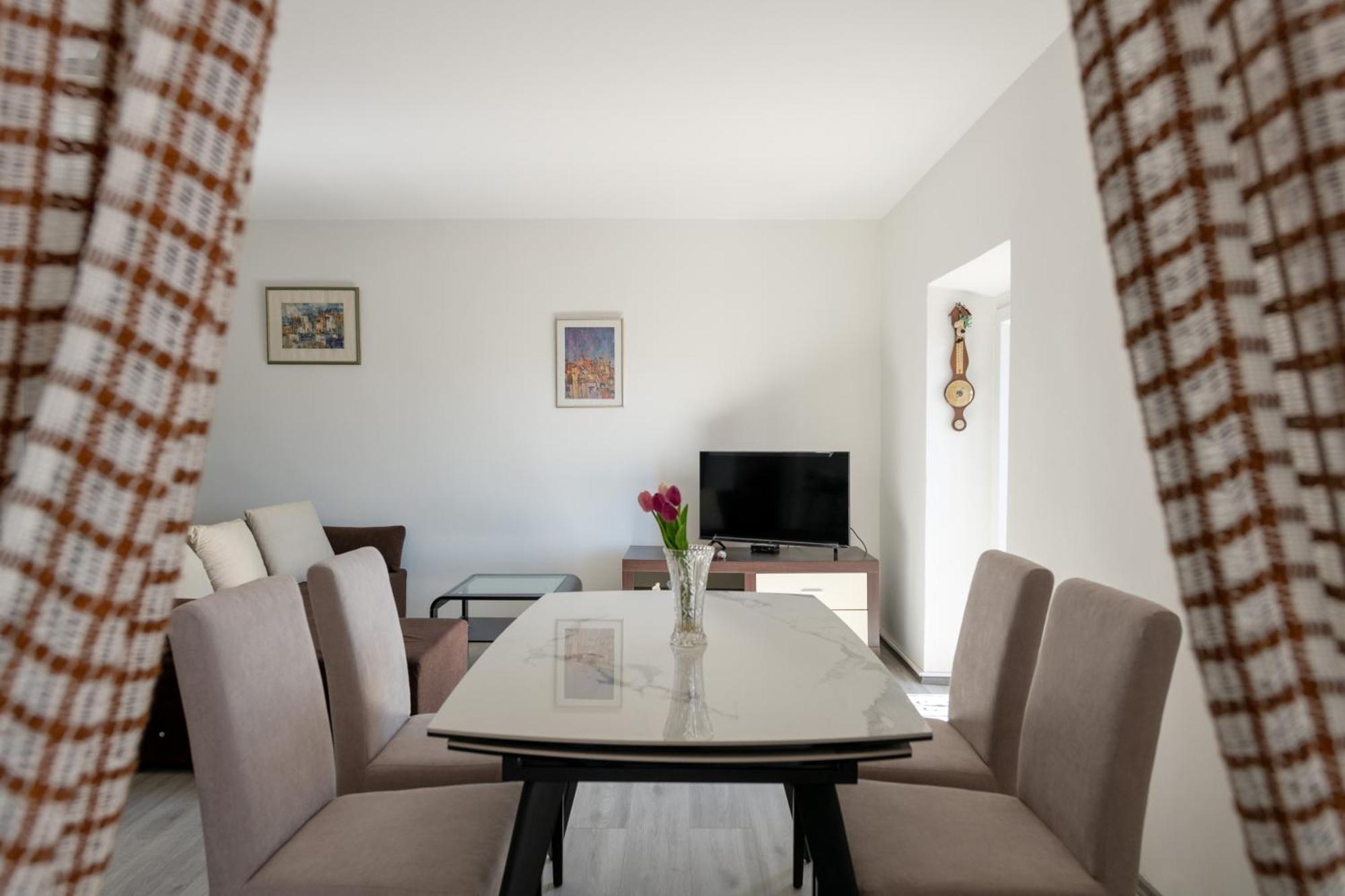 Apartment Gioia ロヴィニ エクステリア 写真