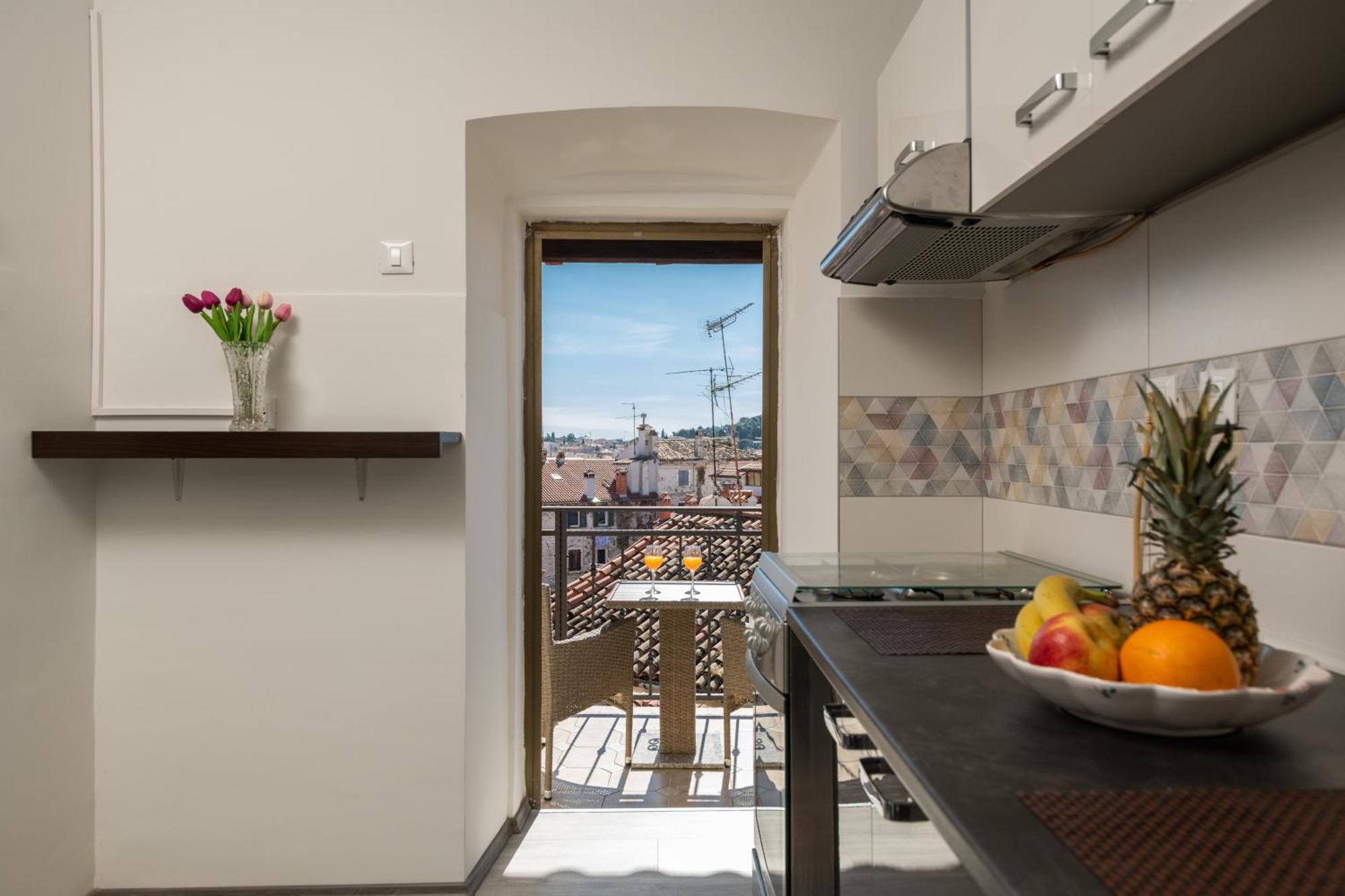 Apartment Gioia ロヴィニ エクステリア 写真