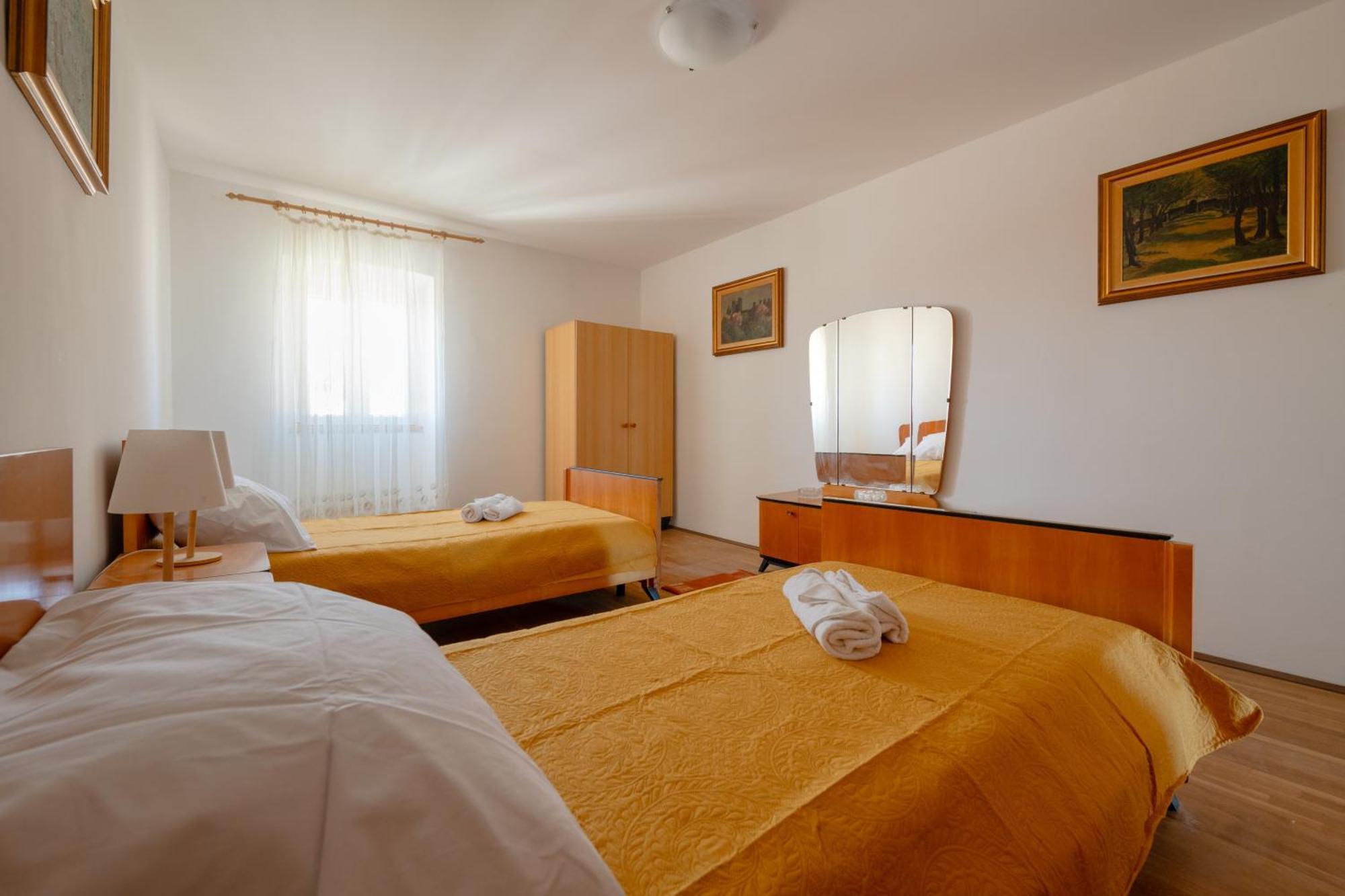 Apartment Gioia ロヴィニ エクステリア 写真