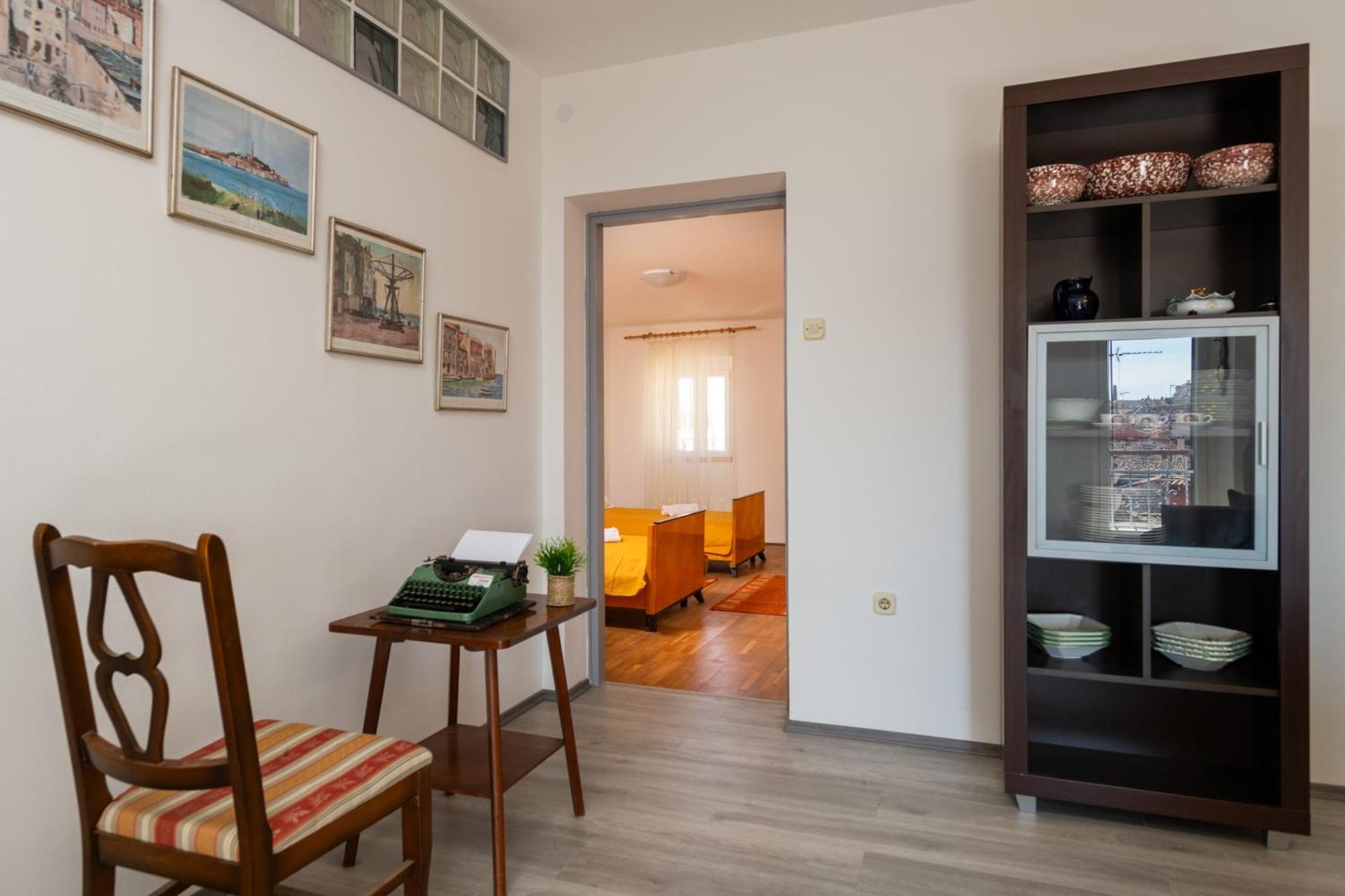 Apartment Gioia ロヴィニ エクステリア 写真